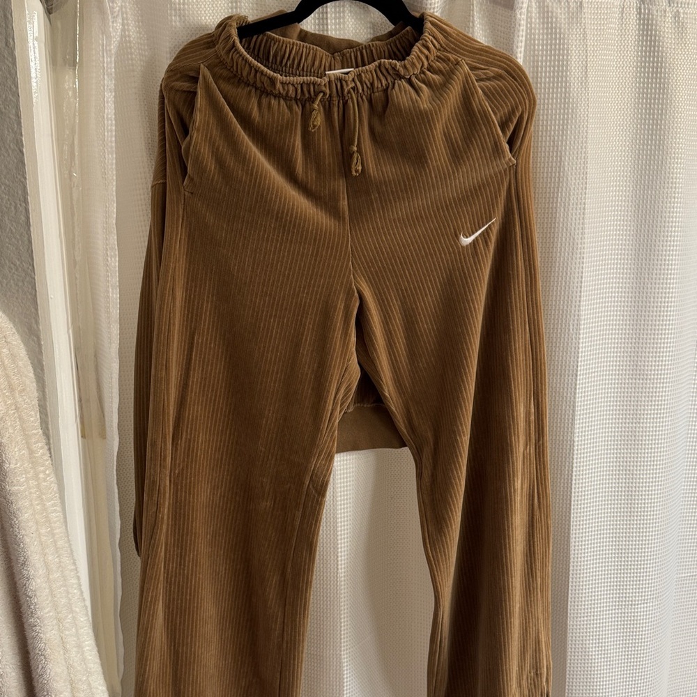 Nike Brown Joggers- Set